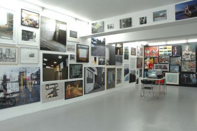 photographers-scholarship-exhibition-2009-installation-view